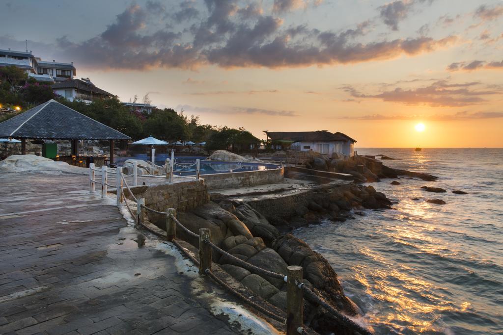 Rock Water Bay Hotel เก้ก่า ภายนอก รูปภาพ