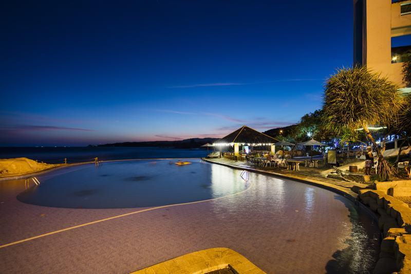 Rock Water Bay Hotel เก้ก่า ภายนอก รูปภาพ