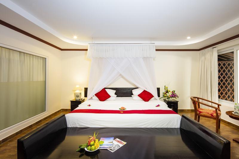 Rock Water Bay Hotel เก้ก่า ภายนอก รูปภาพ