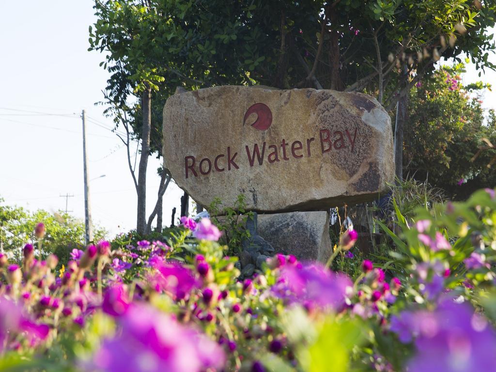 Rock Water Bay Hotel เก้ก่า ภายนอก รูปภาพ